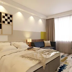 Ibis Styles Airport Отель Варшава